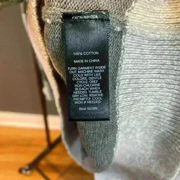 Men’s Express Gray Striped Sweater with hood size Large - Picture 8 of 11